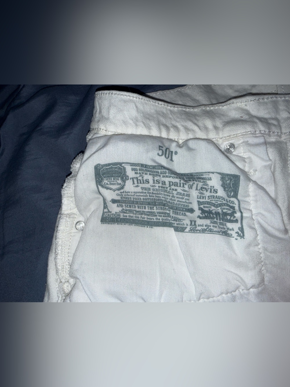 High-Waist White Levi’s shorts - Picture 6 of 7